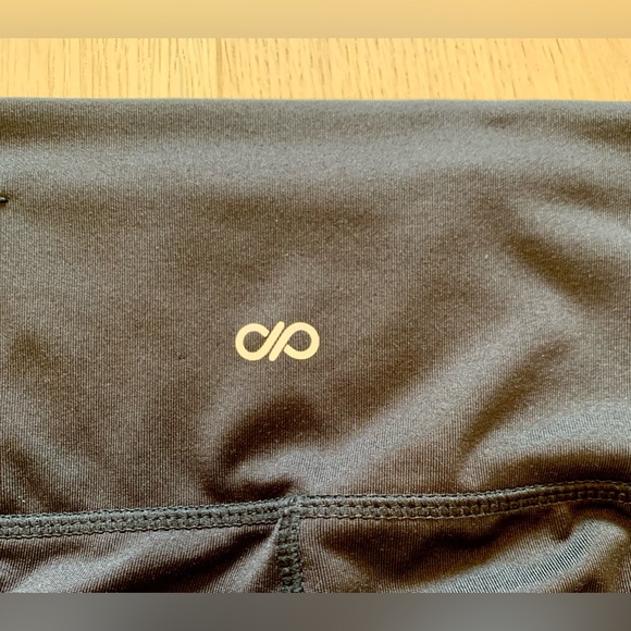 Black Infinite Performance Leggings - Picture 3 of 3